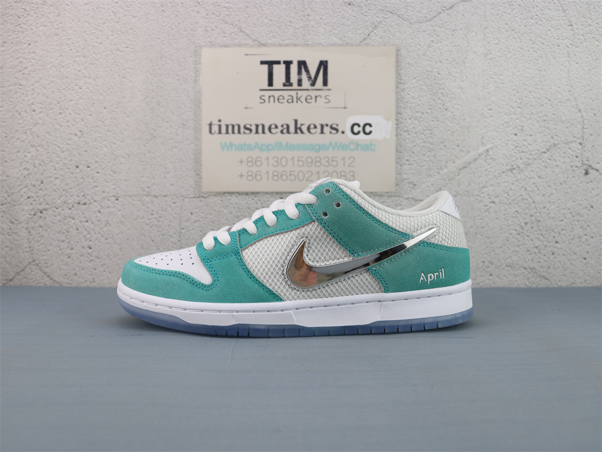 M Batch April Skateboards x Nike SB Dunk Low Pro QS FD2562-400